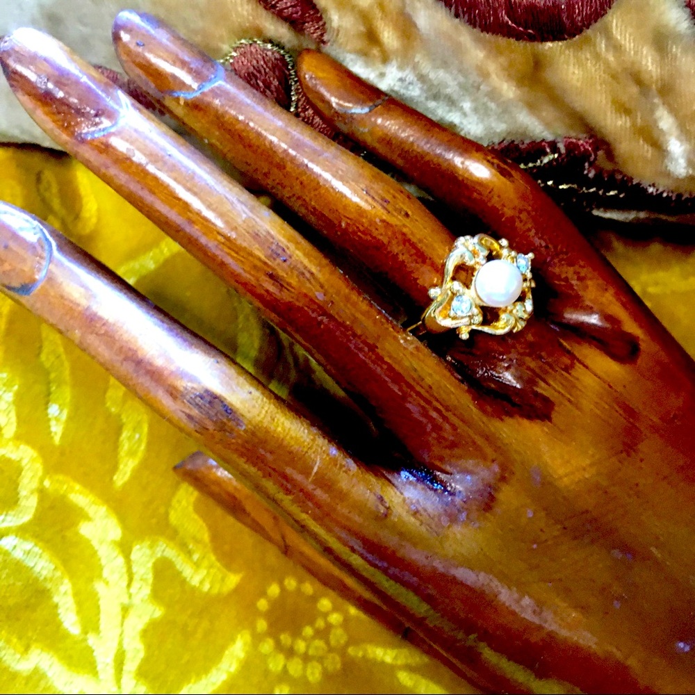 Vintage faux pearl and yellow “gold” ring.